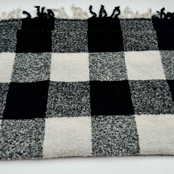 Hildie & Jo Black & White Plaid Scarf Blanket 28” x 76”NEW Winter Shawl Wrap - Picture 2 of 7